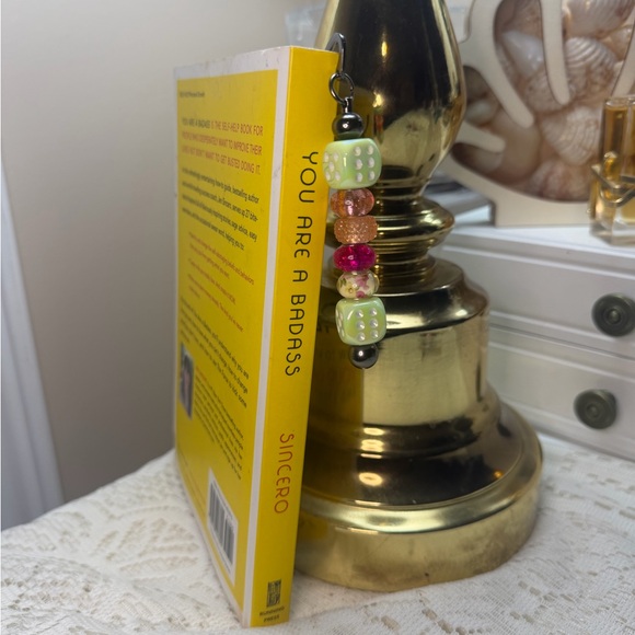 Bookmark Keychain - Picture 5 of 8